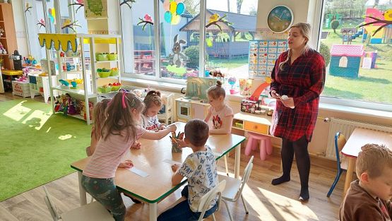 Grafika #56: 24.04.2023 Światowy Dzień Książki - spotkanie z Panią bibliotekarką