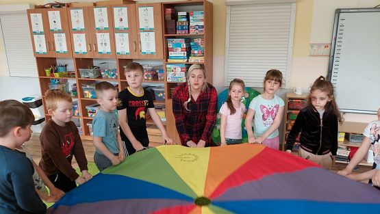 Grafika #70: 24.04.2023 Światowy Dzień Książki - spotkanie z Panią bibliotekarką