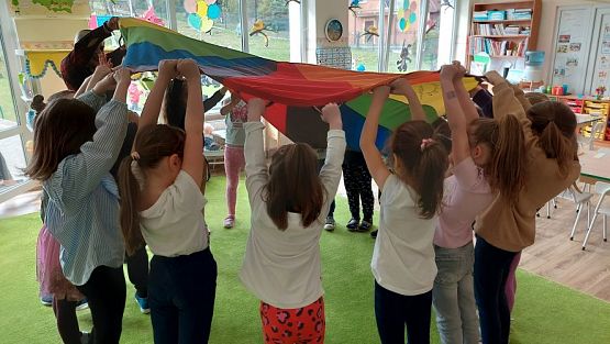 Grafika #77: 24.04.2023 Światowy Dzień Książki - spotkanie z Panią bibliotekarką