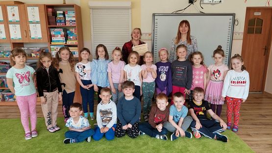 Grafika #87: 24.04.2023 Światowy Dzień Książki - spotkanie z Panią bibliotekarką