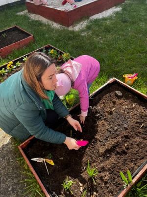 Grafika #3: 19.04.2023 Wiosenny ogródek