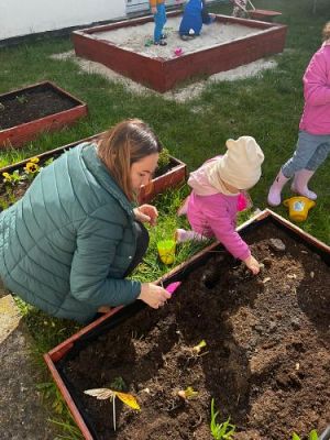Grafika #4: 19.04.2023 Wiosenny ogródek