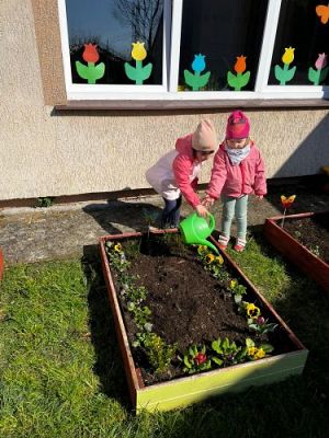 Grafika #9: 19.04.2023 Wiosenny ogródek