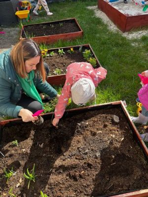 Grafika #13: 19.04.2023 Wiosenny ogródek
