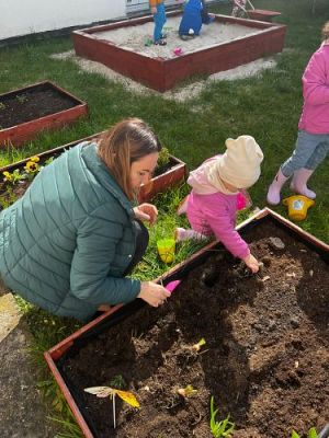 Grafika #15: 19.04.2023 Wiosenny ogródek