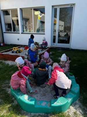 Grafika #20: 19.04.2023 Wiosenny ogródek