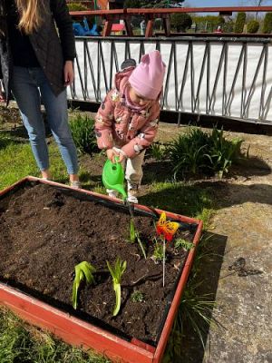 Grafika #23: 19.04.2023 Wiosenny ogródek
