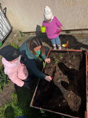 Grafika #39: 19.04.2023 Wiosenny ogródek