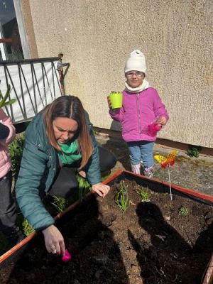 Grafika #42: 19.04.2023 Wiosenny ogródek