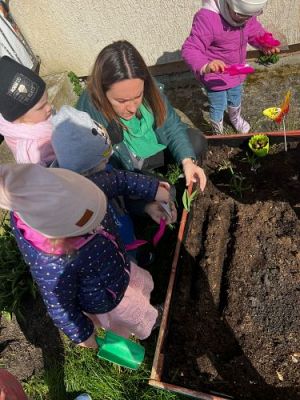 Grafika #44: 19.04.2023 Wiosenny ogródek