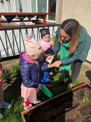 Grafika #45: 19.04.2023 Wiosenny ogródek