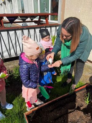 Grafika #46: 19.04.2023 Wiosenny ogródek