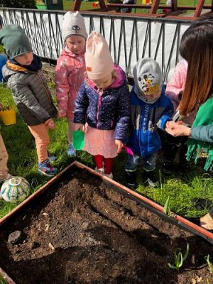 Grafika #48: 19.04.2023 Wiosenny ogródek