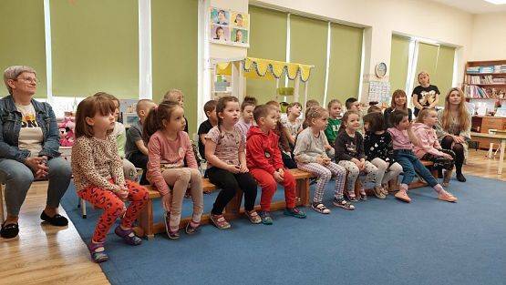 Grafika #2: 11.04.2023 Spotkanie z Panią Magdaleną Kubiak autorką legend pomorskich