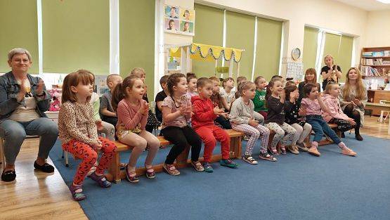 Grafika #3: 11.04.2023 Spotkanie z Panią Magdaleną Kubiak autorką legend pomorskich