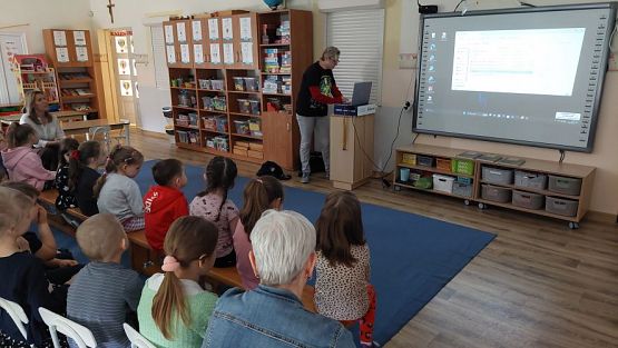 Grafika #5: 11.04.2023 Spotkanie z Panią Magdaleną Kubiak autorką legend pomorskich