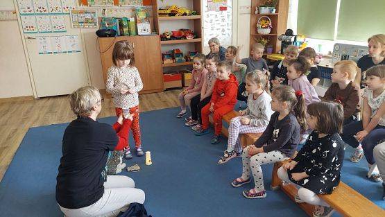 Grafika #12: 11.04.2023 Spotkanie z Panią Magdaleną Kubiak autorką legend pomorskich