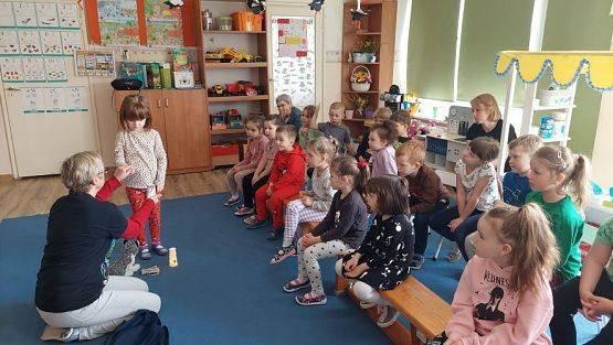 Grafika #13: 11.04.2023 Spotkanie z Panią Magdaleną Kubiak autorką legend pomorskich