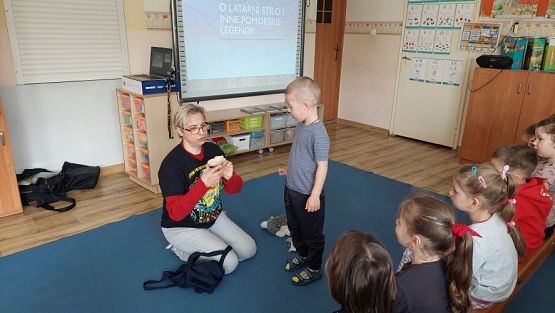 Grafika #16: 11.04.2023 Spotkanie z Panią Magdaleną Kubiak autorką legend pomorskich