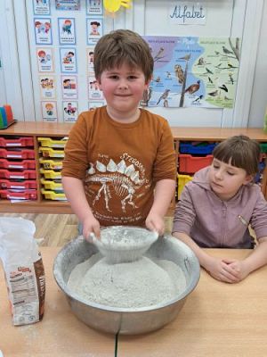 Grafika #0: 04.04.2023 Wielkanocny chlebek - warsztaty piekarnicze w gr. III