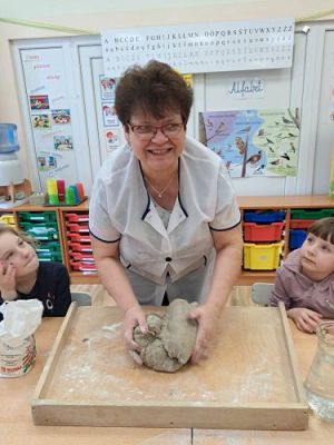 Grafika #8: 04.04.2023 Wielkanocny chlebek - warsztaty piekarnicze w gr. III