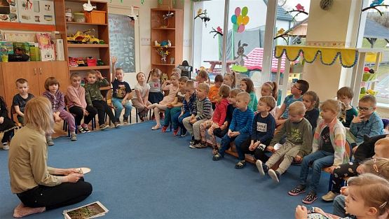 Grafika #4: 14.03.2023 Zajęcia edukacyjno-przyrodnicze z panią ze Słowińskiego Parku Narodowego