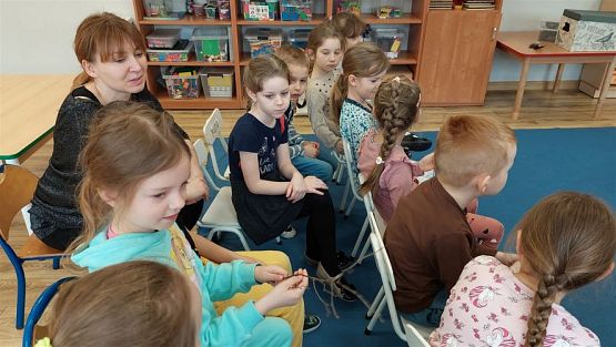 Grafika #7: 14.03.2023 Zajęcia edukacyjno-przyrodnicze z panią ze Słowińskiego Parku Narodowego