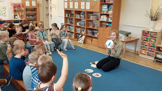 Grafika #10: 14.03.2023 Zajęcia edukacyjno-przyrodnicze z panią ze Słowińskiego Parku Narodowego