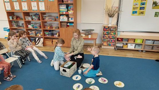 Grafika #15: 14.03.2023 Zajęcia edukacyjno-przyrodnicze z panią ze Słowińskiego Parku Narodowego