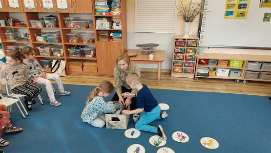 Grafika #16: 14.03.2023 Zajęcia edukacyjno-przyrodnicze z panią ze Słowińskiego Parku Narodowego