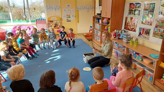 Grafika #50: 14.03.2023 Zajęcia edukacyjno-przyrodnicze z panią ze Słowińskiego Parku Narodowego