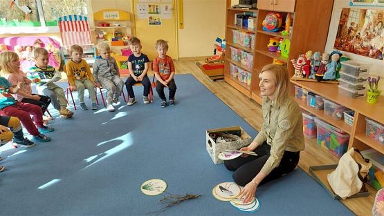 Grafika #51: 14.03.2023 Zajęcia edukacyjno-przyrodnicze z panią ze Słowińskiego Parku Narodowego