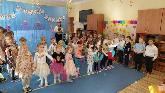 Grafika #16: 08 marca 2023 Dzień Kobiet