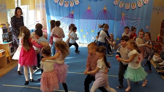 Grafika #52: 08 marca 2023 Dzień Kobiet