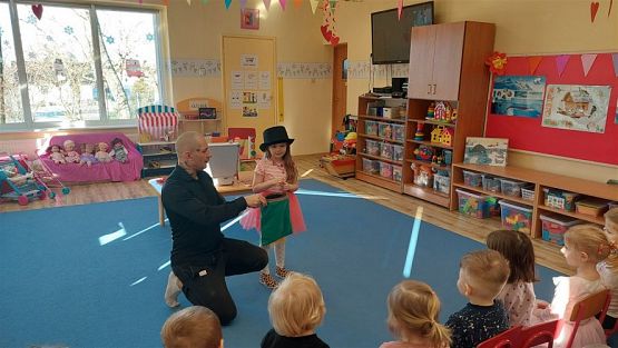 Grafika #5: 28.02.2023 Magia na wesoło - spotkanie z iluzjonistą