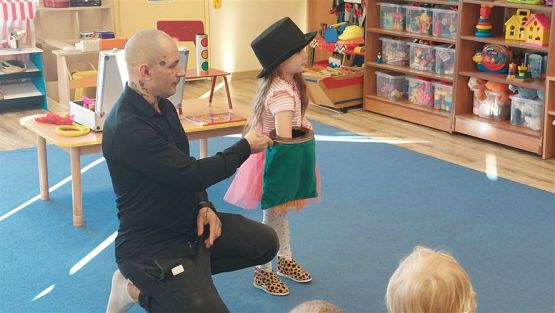 Grafika #6: 28.02.2023 Magia na wesoło - spotkanie z iluzjonistą