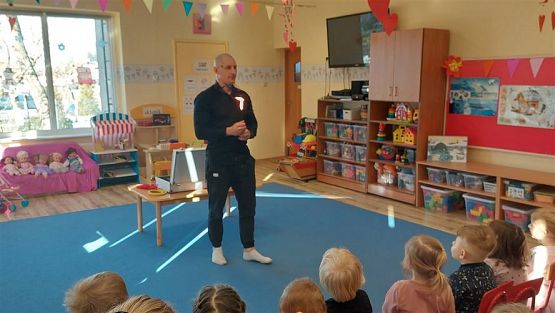 Grafika #8: 28.02.2023 Magia na wesoło - spotkanie z iluzjonistą