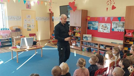 Grafika #9: 28.02.2023 Magia na wesoło - spotkanie z iluzjonistą