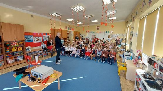 Grafika #17: 28.02.2023 Magia na wesoło - spotkanie z iluzjonistą