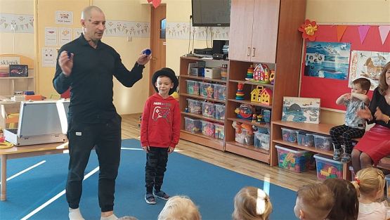 Grafika #23: 28.02.2023 Magia na wesoło - spotkanie z iluzjonistą