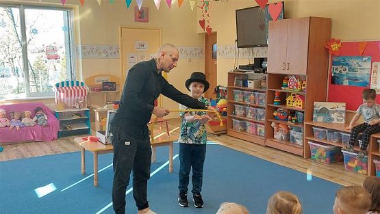 Grafika #29: 28.02.2023 Magia na wesoło - spotkanie z iluzjonistą