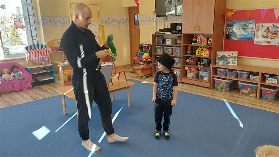 Grafika #35: 28.02.2023 Magia na wesoło - spotkanie z iluzjonistą