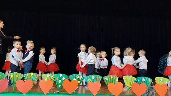 Grafika #22: 21.02.2023 Dzień Babci i Dziadka w GOKiS Wicko cz.I