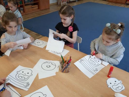 Grafika #5: 16.02.2023 Słodki dzień - Tłusty czwartek - gr II , III