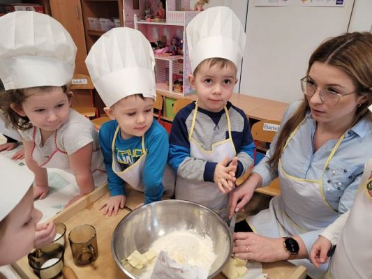 Grafika #2: 16.02.2023 Pieczemy rogaliki - Tłusty czwartek gr I