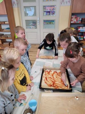 Grafika #18: 09.02.2023 Dzień pizzy w gr I