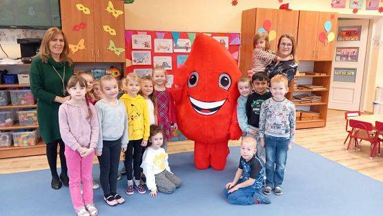 Grafika #3: 26.01.2023 Odwiedziny Kropelki z Centrum Krwiodawstwa w Słupsku