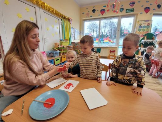 Grafika #7: Przygotowywanie laurek na Dzień Babci i Dziadka gr I