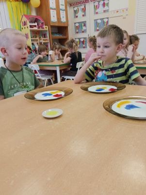 Grafika #9: Zabawy badawcze w Klubie Małego Odkrywcy gr II i gr III