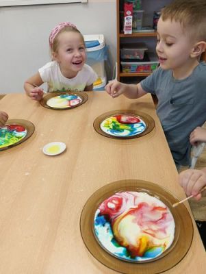 Grafika #13: Zabawy badawcze w Klubie Małego Odkrywcy gr II i gr III